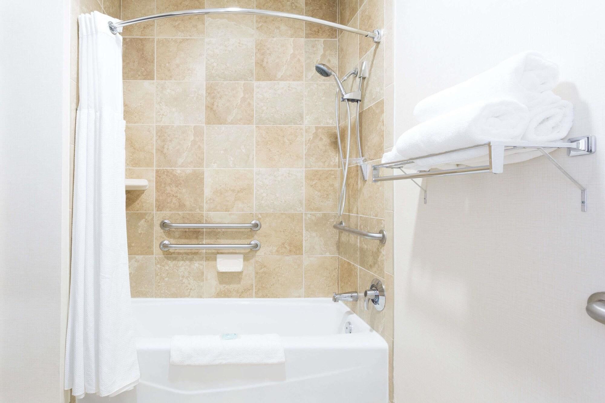 Wyndham Garden Greenville / Spartanburg Airport Екстериор снимка