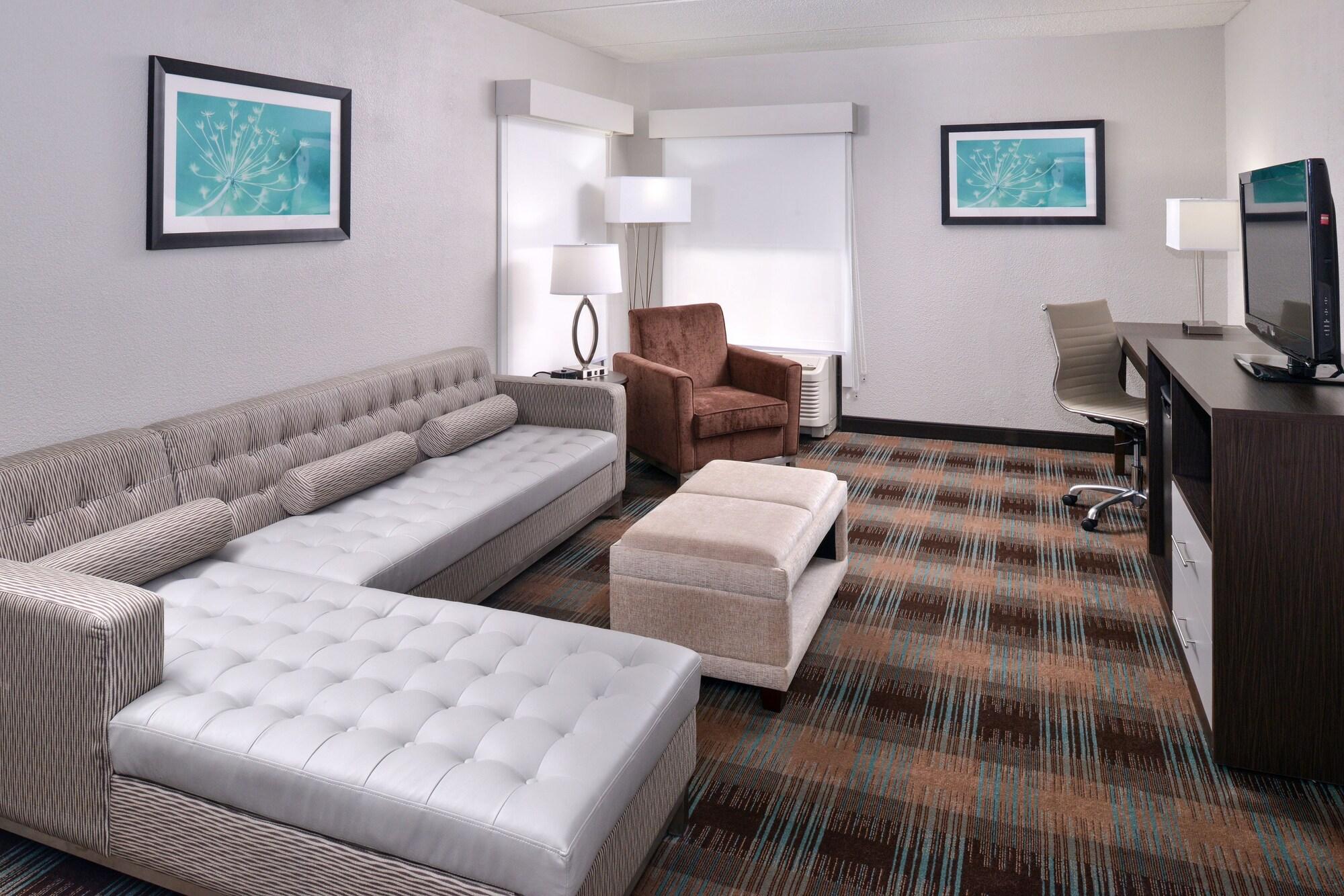 Wyndham Garden Greenville / Spartanburg Airport Екстериор снимка