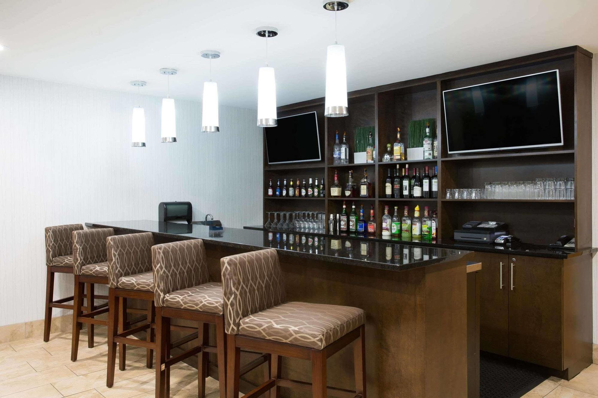 Wyndham Garden Greenville / Spartanburg Airport Екстериор снимка